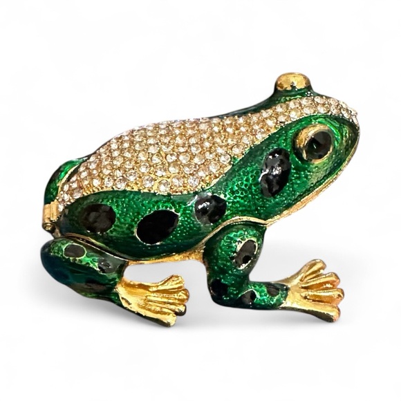 Jewelry - NIB Green and Gold Frog trinket box